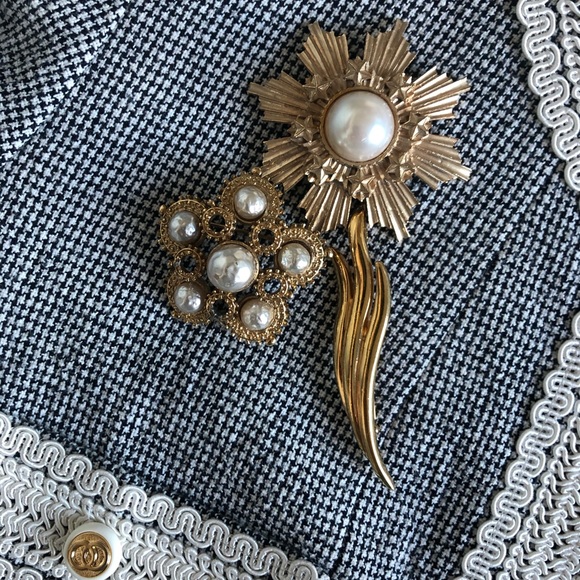 V I N T A G E G O L D & P E A R L B R O O C H - Picture 1 of 6